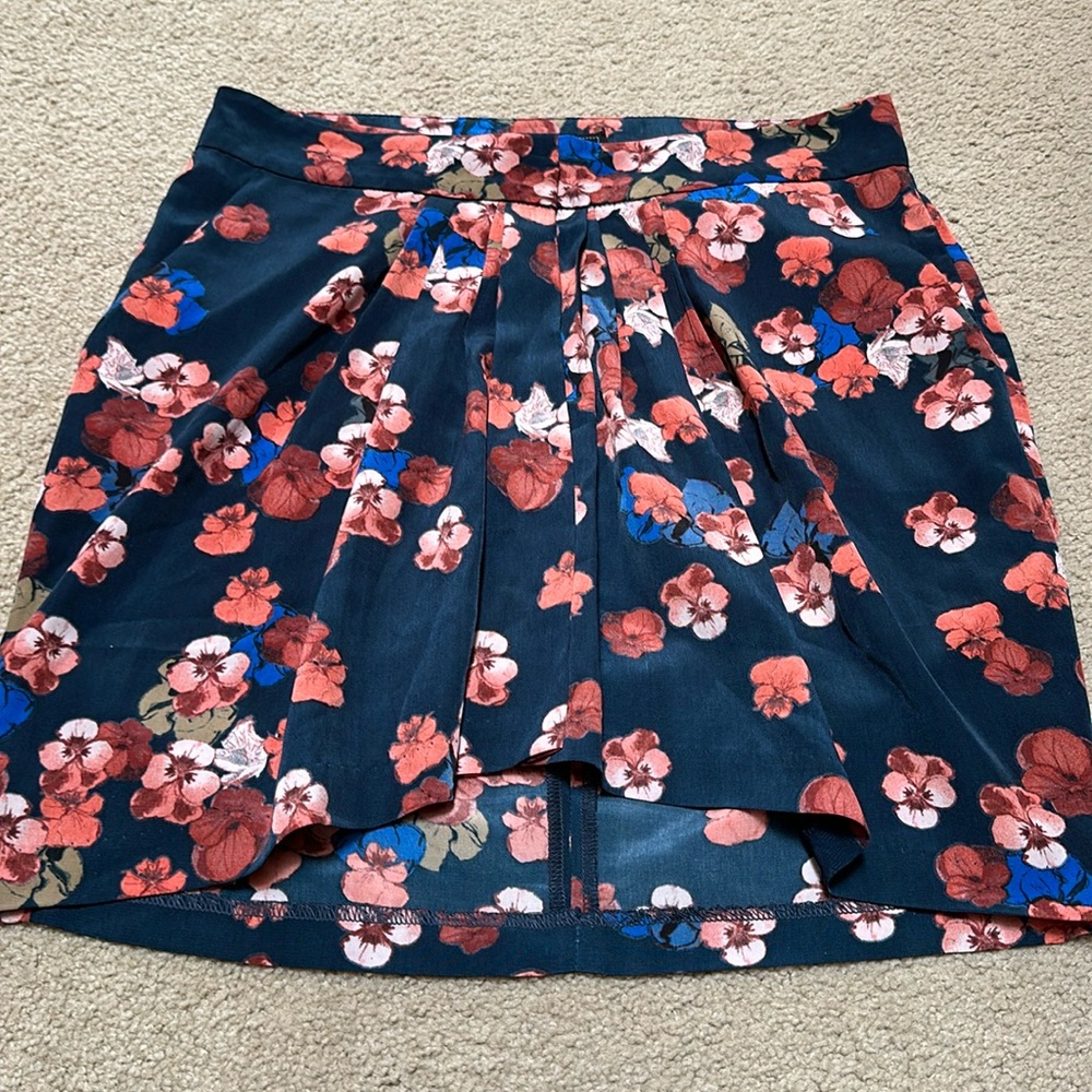 Jessica Simpson silk like wrap skirt with pockets